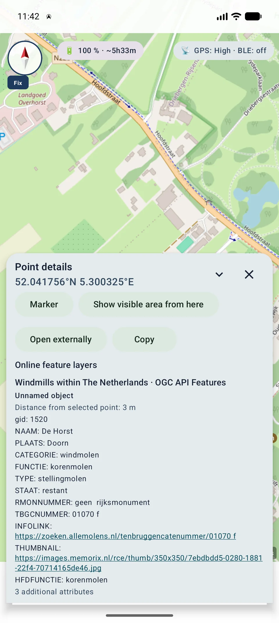 Podrobnosti bodu s atributy z několika vrstev online objektů